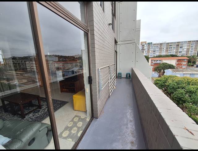 3 BEDROOM APARTMENT TO LET IN ESSENWOOD